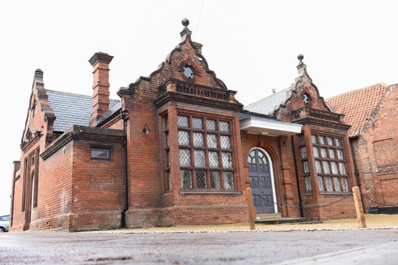 Bed and Breakfast The Loddon Swan Экстерьер фото