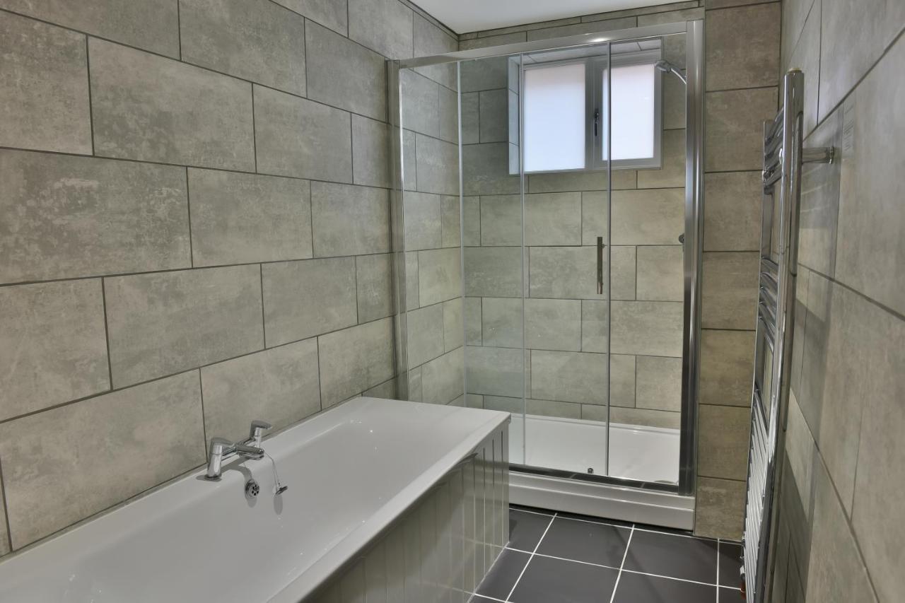 Bed and Breakfast The Loddon Swan Экстерьер фото