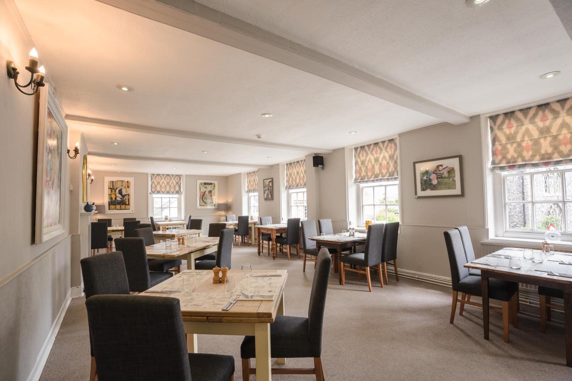 Bed and Breakfast The Loddon Swan Экстерьер фото