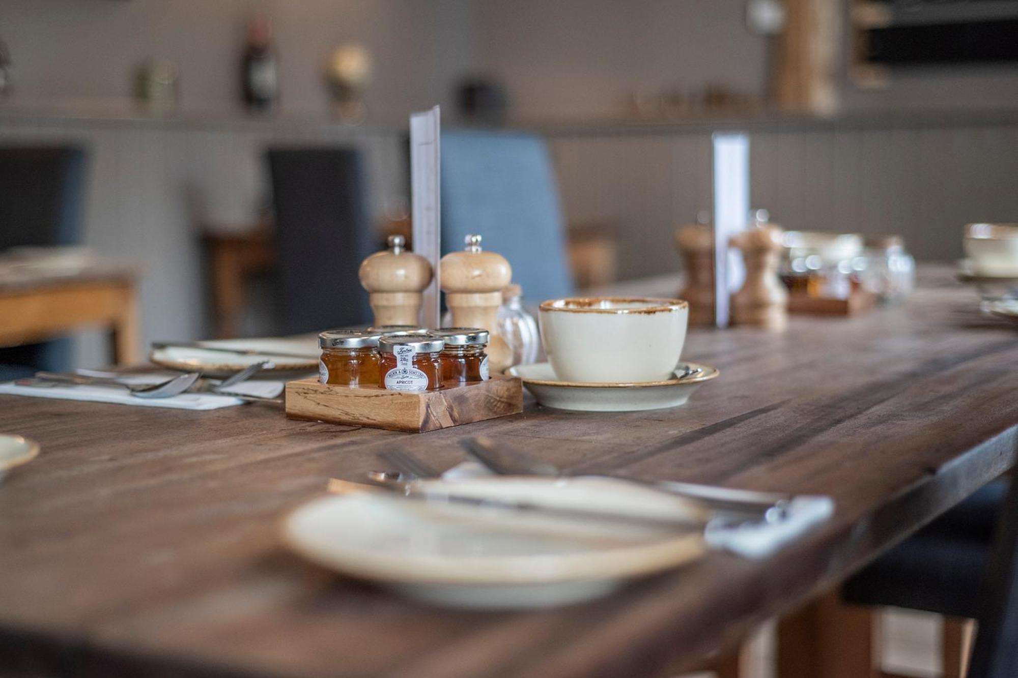 Bed and Breakfast The Loddon Swan Экстерьер фото