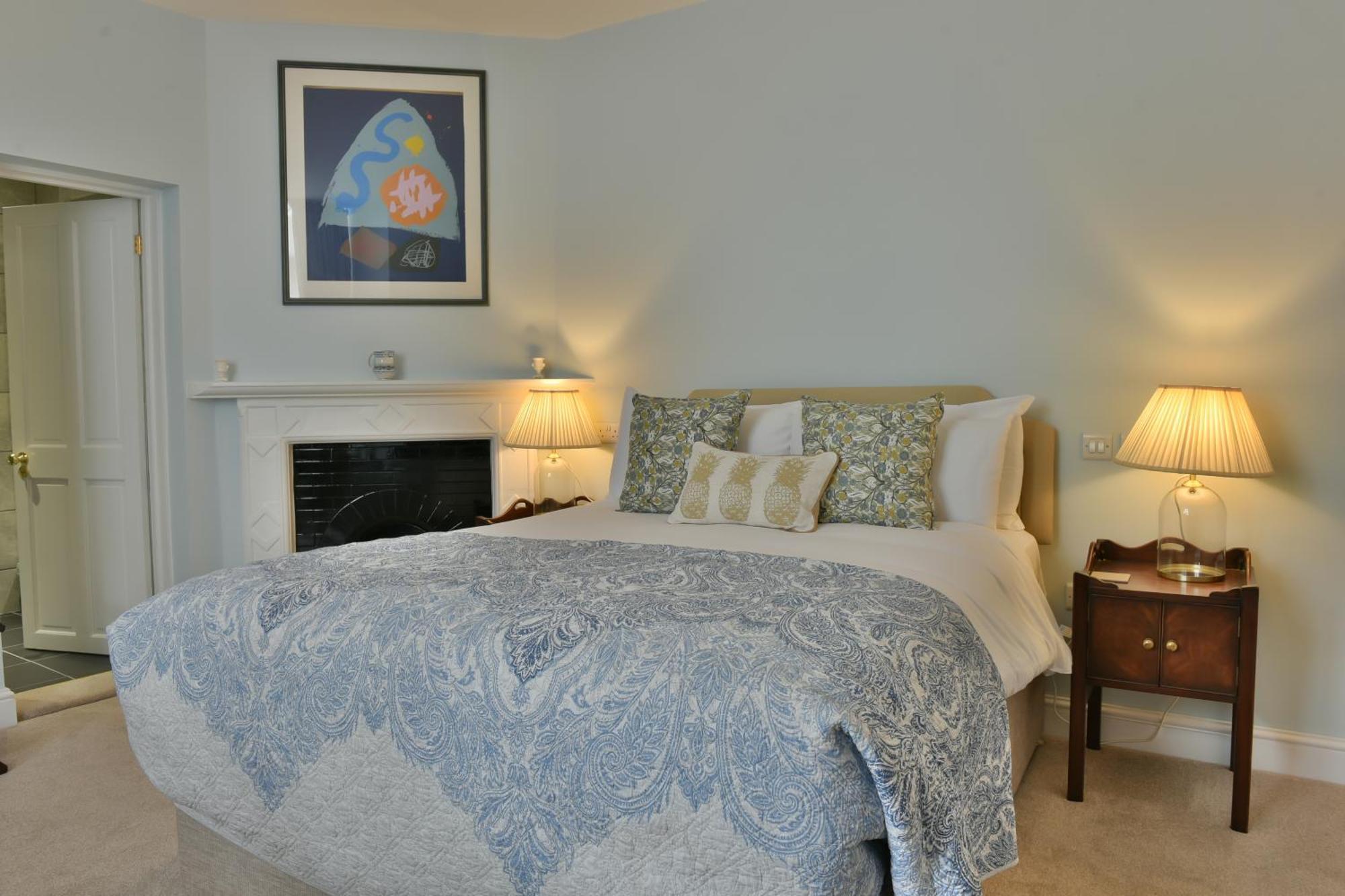 Bed and Breakfast The Loddon Swan Экстерьер фото