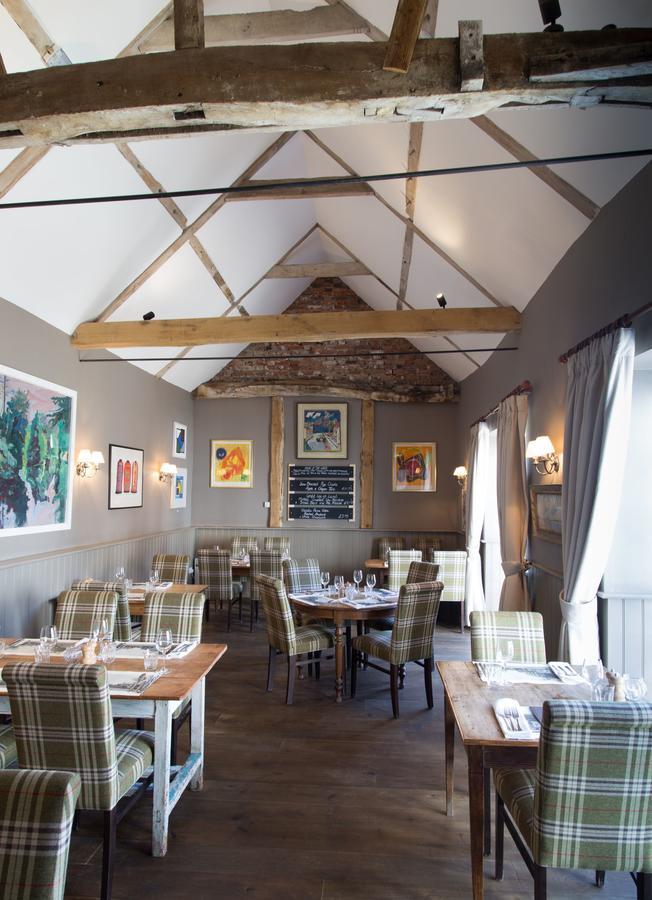 Bed and Breakfast The Loddon Swan Экстерьер фото