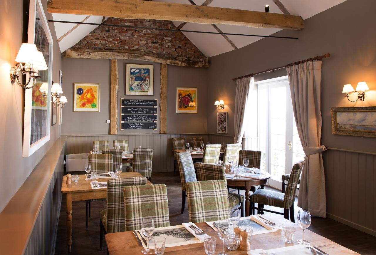 Bed and Breakfast The Loddon Swan Экстерьер фото